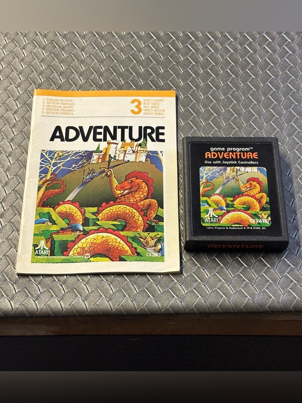 Adventure Video Game Cartridge and Manual - Atari 2600 classic